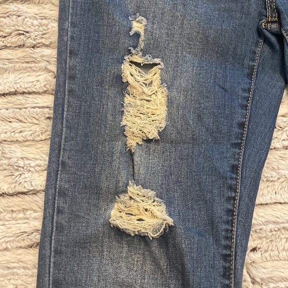 Distressed Denim Jeans - Picture 3 of 7